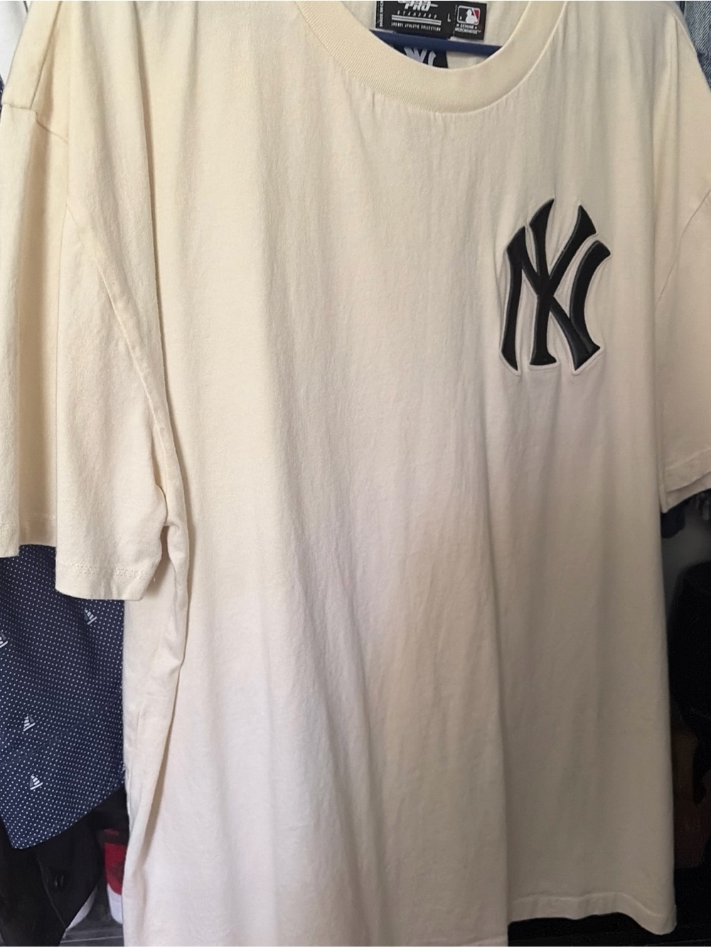 New York Yankees Cream T-Shirt with  Green NY Logo
